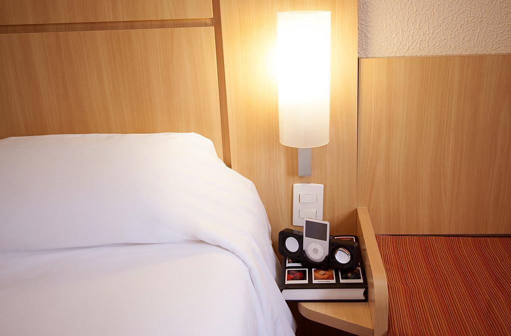 Готель Ibis Curitiba Aeroporto Сан-Жозе-дус-Піняйс Екстер'єр фото